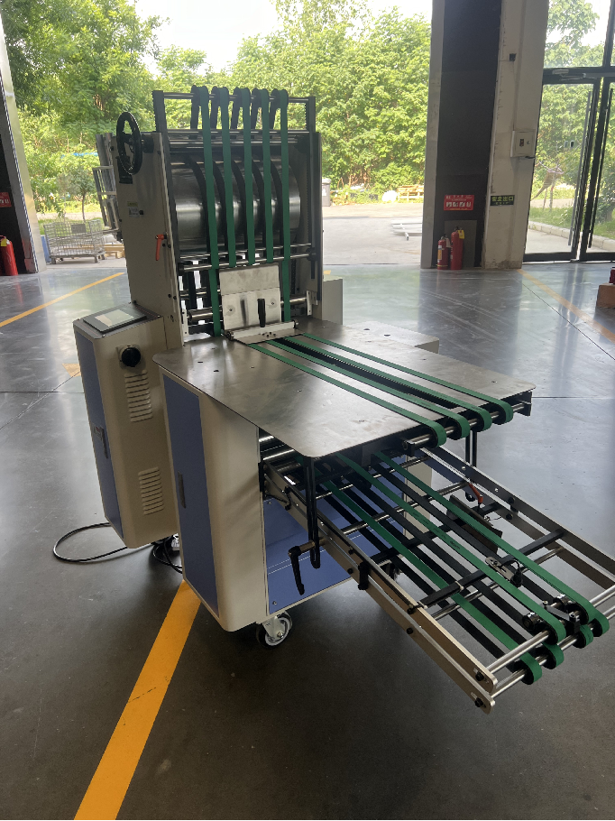 折頁機(jī)用立式收紙壓平機(jī)